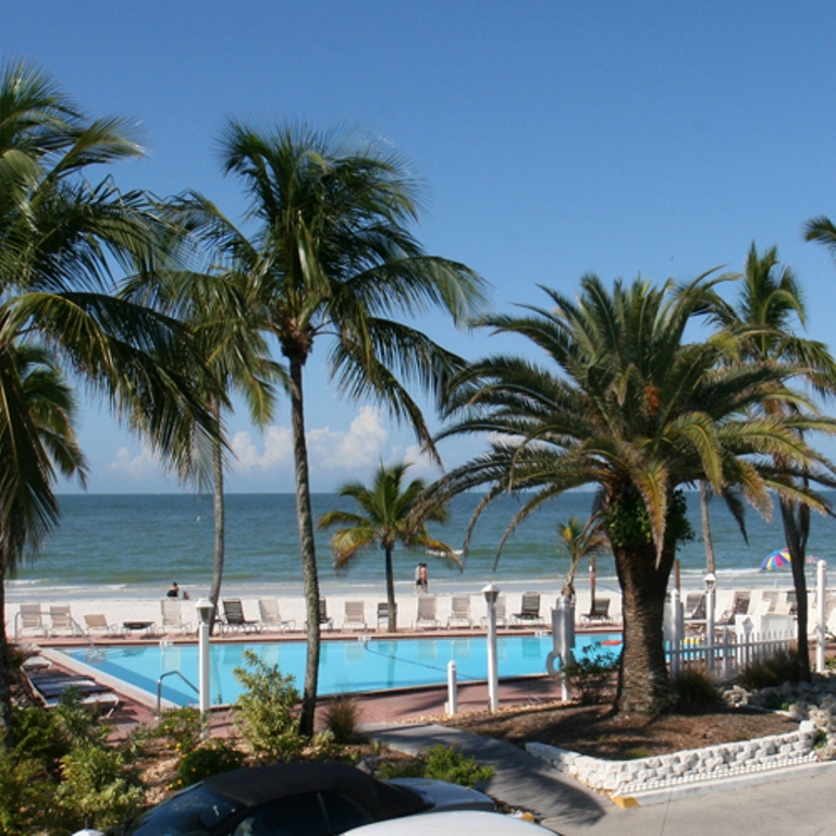 Estero Beach Club: A Hidden Gem in Fort Myers Beach